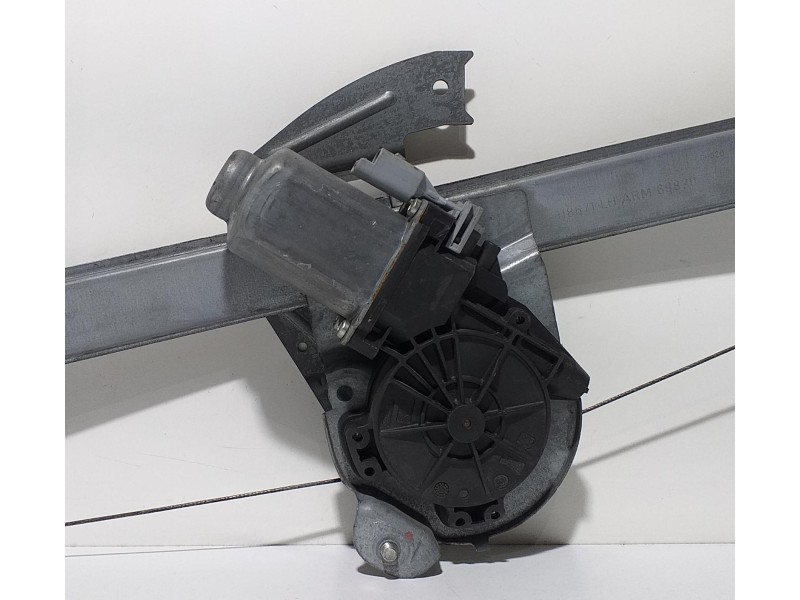 Recambio de elevalunas delantero izquierdo para peugeot 107 1.0 cat (384f) referencia OEM IAM 118671LH 67067 