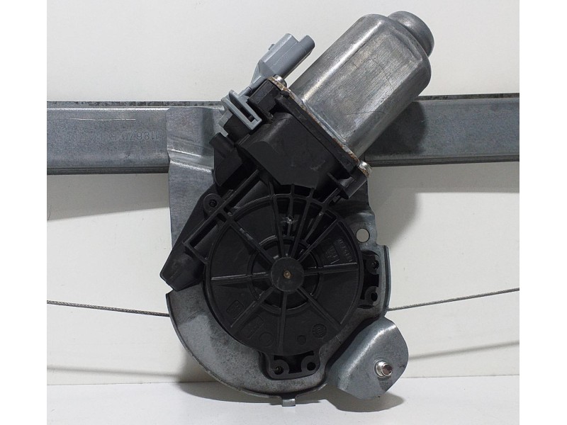 Recambio de elevalunas delantero derecho para peugeot 107 1.0 cat (384f) referencia OEM IAM 118670RH 67071 