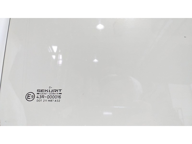 Recambio de luna delantera derecha para suzuki santana 300 techo rígido referencia OEM IAM RHP 55957 