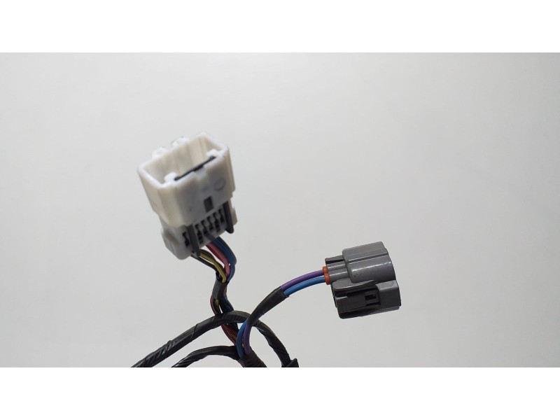 Recambio de puerta delantera derecha para mitsubishi outlander (cw0) kaiteki 4wd referencia OEM IAM 8512B975 60118 