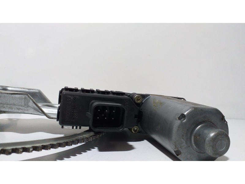 Recambio de elevalunas delantero izquierdo para opel astra g berlina 1.7 turbodiesel cat (x 17 dtl / 2h8) referencia OEM IAM 905