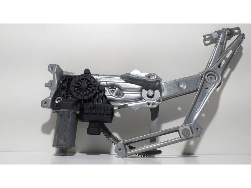 Recambio de elevalunas delantero derecho para opel astra g berlina 1.6 referencia OEM IAM 90521876 67089 