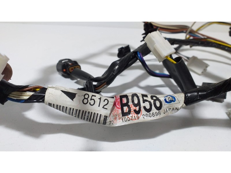 Recambio de porton trasero para mitsubishi outlander (cw0) kaiteki 4wd referencia OEM IAM 8512B958 60122 