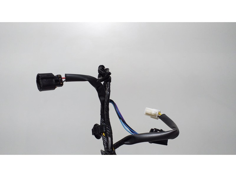 Recambio de porton trasero para mitsubishi outlander (cw0) kaiteki 4wd referencia OEM IAM 8512B958 60122 