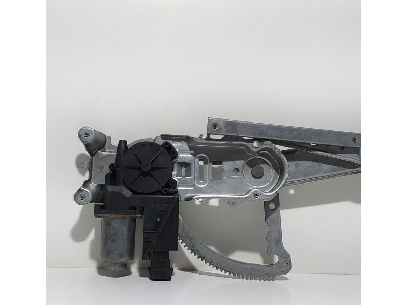 Recambio de elevalunas delantero derecho para opel corsa c club referencia OEM IAM 24466596 67090 