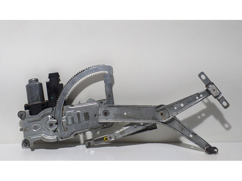 Recambio de elevalunas delantero derecho para opel corsa c club referencia OEM IAM 24466596 67090 