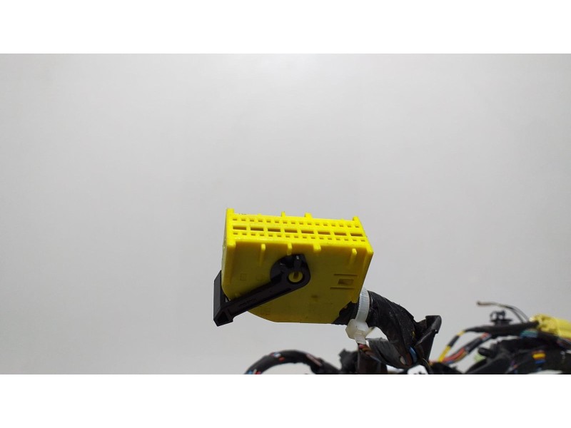 Recambio de caja reles / fusibles para mitsubishi outlander (cw0) kaiteki 4wd referencia OEM IAM 4HK 60124 