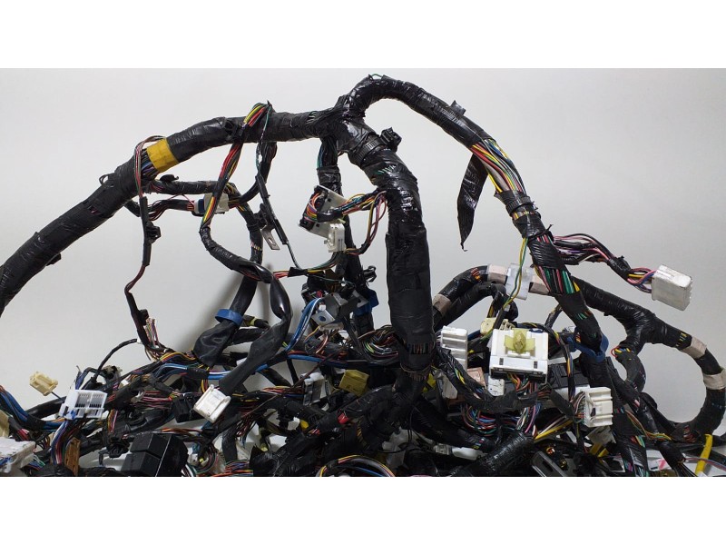 Recambio de caja reles / fusibles para mitsubishi outlander (cw0) kaiteki 4wd referencia OEM IAM 4HK 60124 