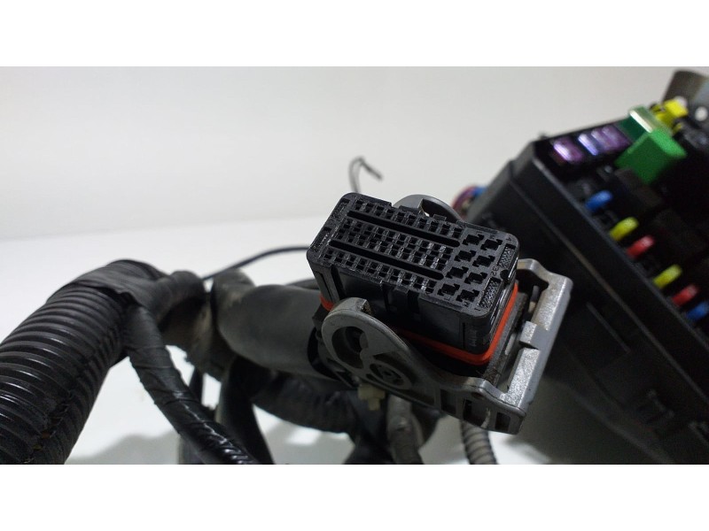 Recambio de caja reles / fusibles para mitsubishi outlander (cw0) kaiteki 4wd referencia OEM IAM 8501C529 60125 