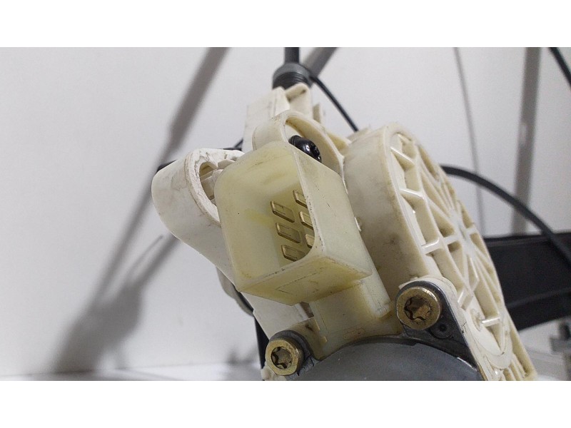 Recambio de elevalunas delantero derecho para mercedes-benz clase clk (w209) coupe 220 cdi (209.308) referencia OEM IAM A2308200