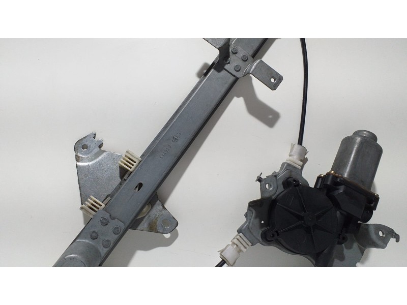 Recambio de elevalunas trasero izquierdo para nissan almera tino (v10m) 1.8 16v cat referencia OEM IAM 400601T2 67104 