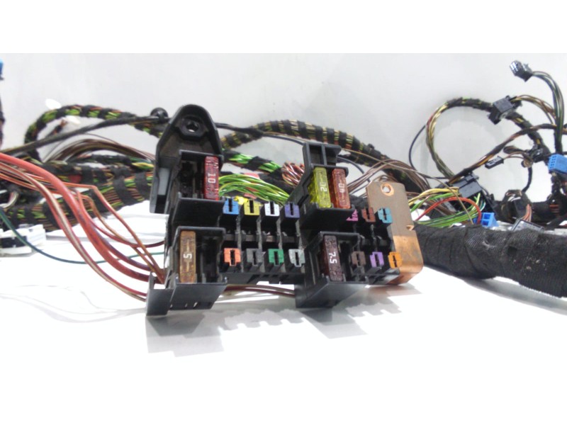 Recambio de caja reles / fusibles para mercedes-benz vito kasten (639) 110 cdi lang (639.603) referencia OEM IAM A6395400018 480