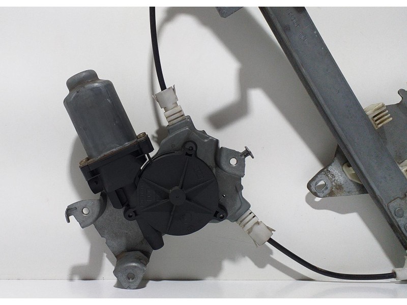 Recambio de elevalunas trasero derecho para nissan almera tino (v10m) 1.8 16v cat referencia OEM IAM 400600T2 67105  Recambio de elevalunas trasero derecho para nissan almera tino (v10m) 1.8 16v cat referencia OEM IAM 400600T2 67105