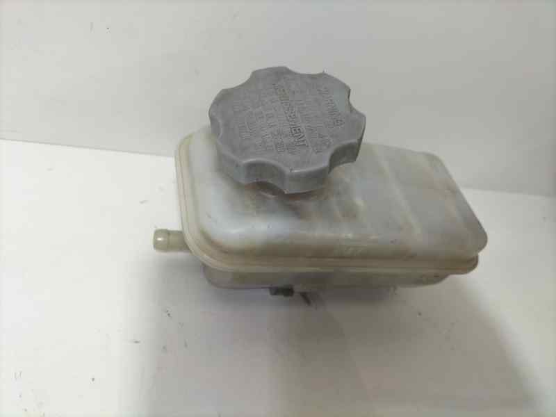 Recambio de deposito servo para hyundai h1 travel referencia OEM IAM D4CB 82844 R