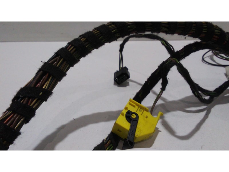 Recambio de caja reles / fusibles para mercedes-benz vito kasten (639) 110 cdi lang (639.603) referencia OEM IAM A6395400018 480