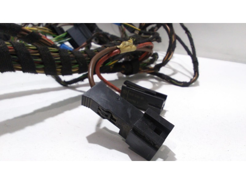 Recambio de caja reles / fusibles para mercedes-benz vito kasten (639) 110 cdi lang (639.603) referencia OEM IAM A6395400018 480