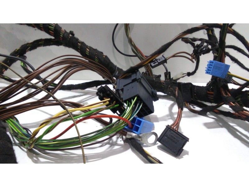 Recambio de caja reles / fusibles para mercedes-benz vito kasten (639) 110 cdi lang (639.603) referencia OEM IAM A6395400018 480