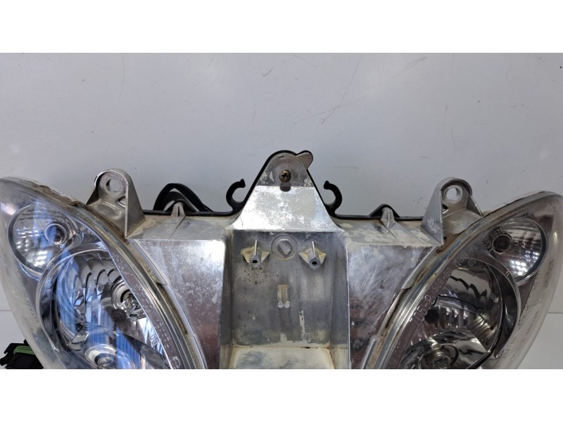 Recambio de faro delantero para piaggio (vespa) x9 x9 125 evolution referencia OEM IAM M239M 76739 