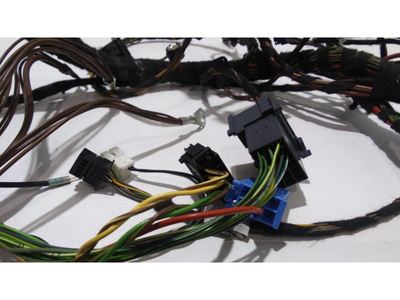 Recambio de caja reles / fusibles para mercedes-benz vito kasten (639) 110 cdi lang (639.603) referencia OEM IAM A6395400018 480