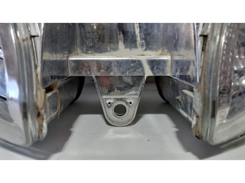 Recambio de faro delantero para piaggio (vespa) x9 x9 125 evolution referencia OEM IAM M239M 76739 