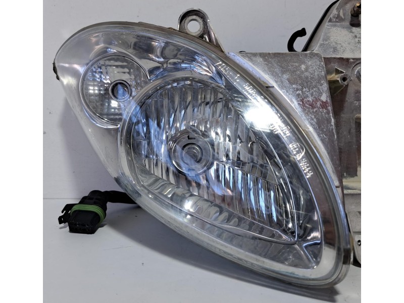 Recambio de faro delantero para piaggio (vespa) x9 x9 125 evolution referencia OEM IAM M239M 76739 