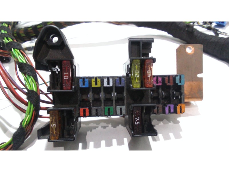 Recambio de caja reles / fusibles para mercedes-benz vito kasten (639) 110 cdi lang (639.603) referencia OEM IAM A6395400018 480