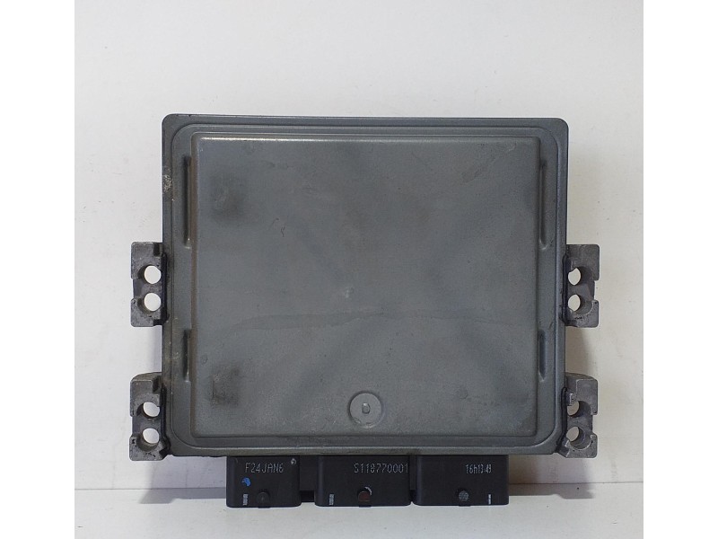 Recambio de centralita motor uce para renault scenic ii adventure by coronel tapiocca referencia OEM IAM 8200565863 69942 R