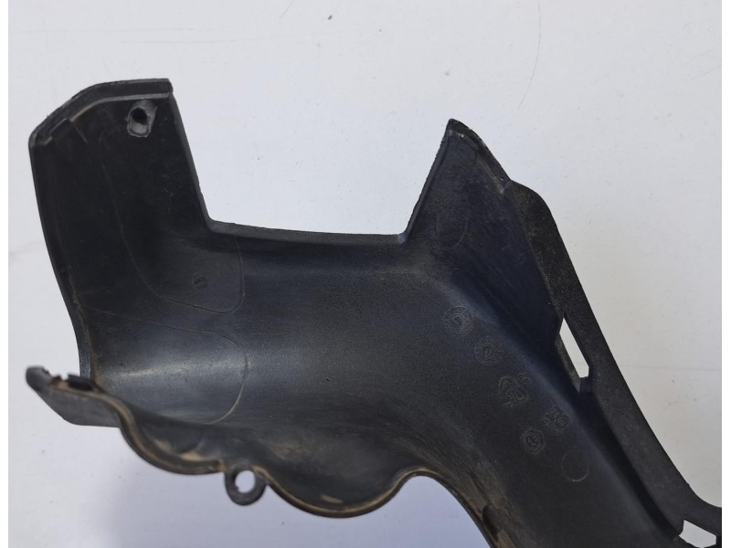 Recambio de molduras delanteras para piaggio (vespa) x9 x9 125 evolution referencia OEM IAM M239M 76748 