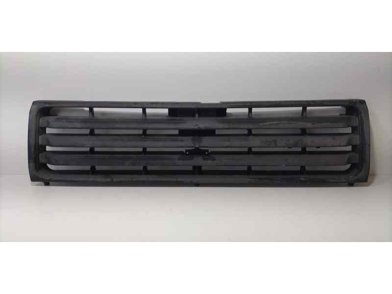 Recambio de rejilla delantera para mitsubishi montero (v20/v40) 2500 td gl (3-ptas.) referencia OEM IAM MB831059 86128 