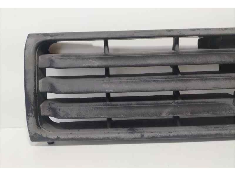 Recambio de rejilla delantera para mitsubishi montero (v20/v40) 2500 td gl (3-ptas.) referencia OEM IAM MB831059 86128 