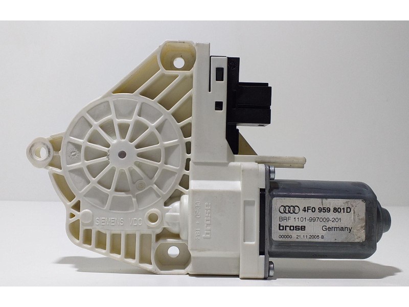 Recambio de motor elevalunas delantero izquierdo para audi a6 avant (4f5) 3.0 tdi quattro referencia OEM IAM 4F0959801D 56047 