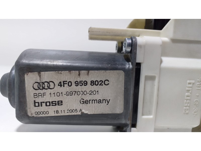 Recambio de motor elevalunas trasero derecho para audi a6 avant (4f5) 3.0 tdi quattro referencia OEM IAM 4F0959802C 56048 