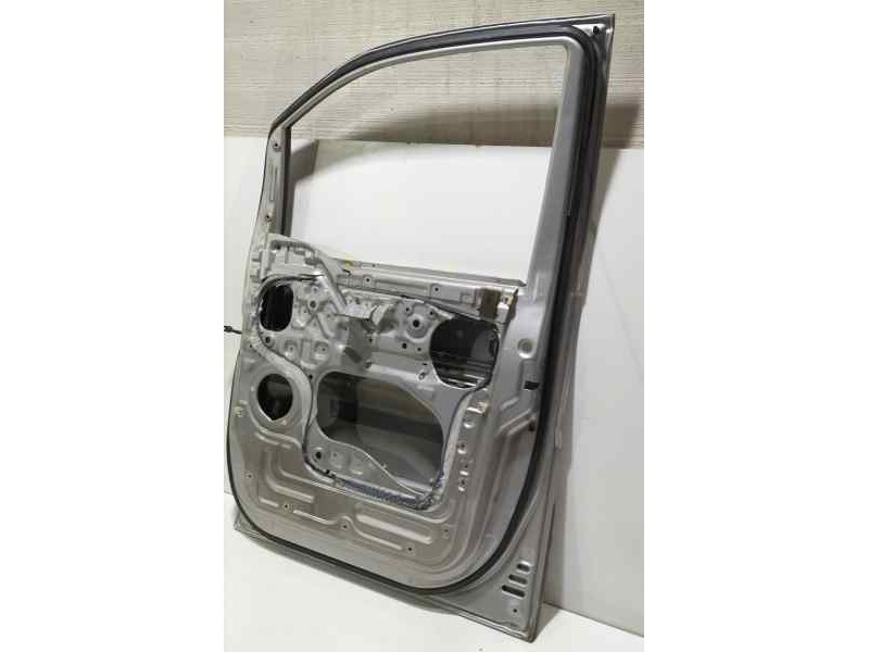 Recambio de puerta delantera derecha para hyundai h1 travel referencia OEM IAM D4CB 83002 
