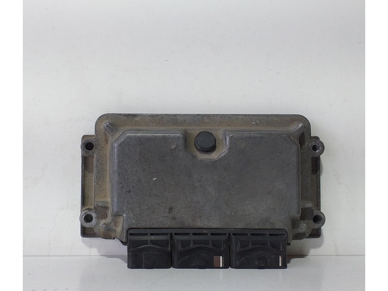 Recambio de centralita motor uce para citroën saxo 1.5 diesel referencia OEM IAM 9630059880 69978 R