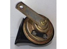 Recambio de claxon para piaggio (vespa) x9 x9 125 evolution referencia OEM IAM M239M 76760  2