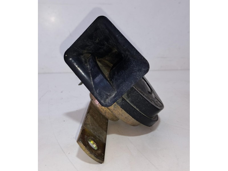 Recambio de claxon para piaggio (vespa) x9 x9 125 evolution referencia OEM IAM M239M 76760 