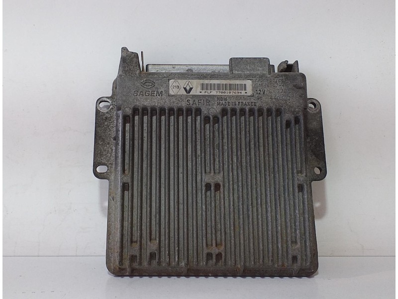Recambio de centralita motor uce para renault clio i phase iii 1.2 campus referencia OEM IAM 7700107694 69987 R