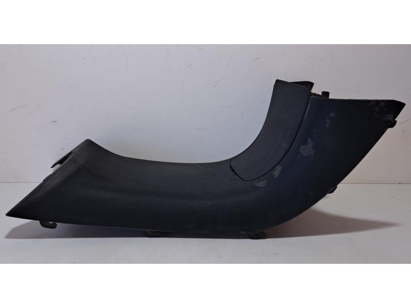 Recambio de molduras delanteras para piaggio (vespa) x9 x9 125 evolution referencia OEM IAM M239M 76766 