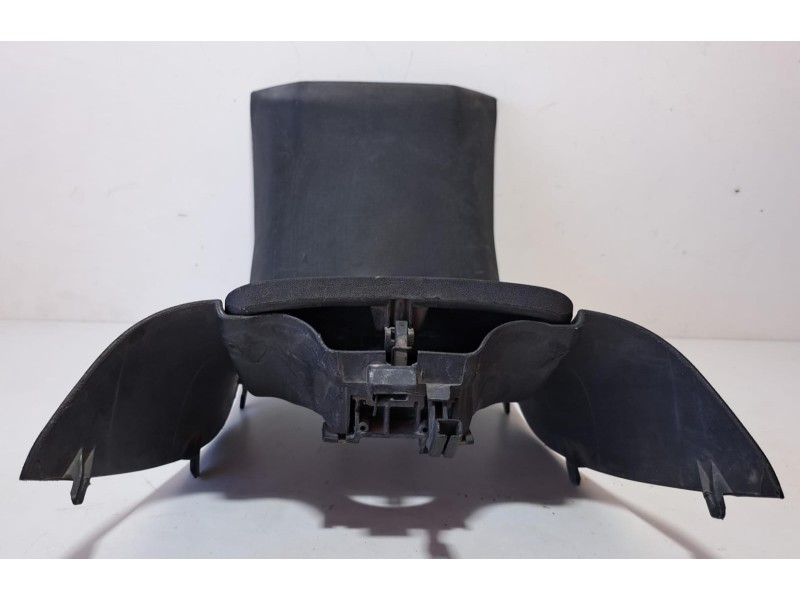 Recambio de molduras delanteras para piaggio (vespa) x9 x9 125 evolution referencia OEM IAM M239M 76766 