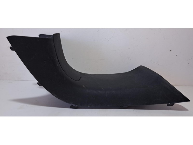 Recambio de molduras delanteras para piaggio (vespa) x9 x9 125 evolution referencia OEM IAM M239M 76766 