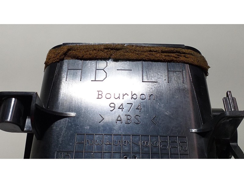 Recambio de rejilla aireadora para toyota auris hybrid active referencia OEM IAM 5562002120 67172 