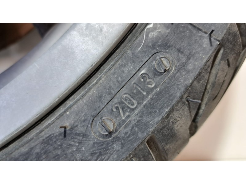 Recambio de llanta para piaggio (vespa) x9 x9 125 evolution referencia OEM IAM 120/70/14 76768 