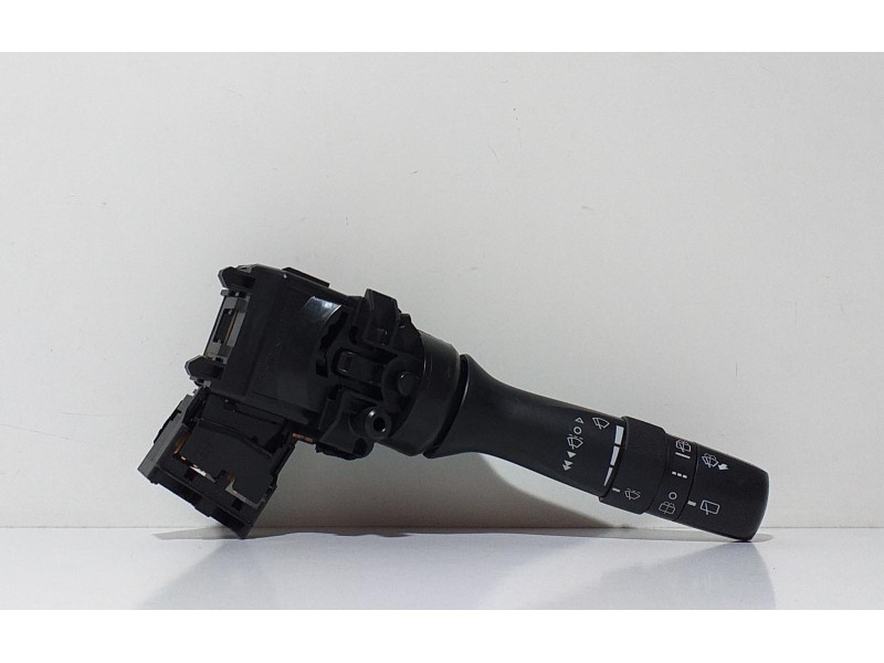 Recambio de mando limpia para toyota auris hybrid active referencia OEM IAM 17F582 67188 