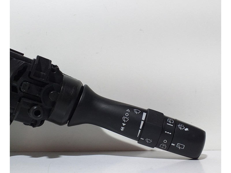 Recambio de mando limpia para toyota auris hybrid active referencia OEM IAM 17F582 67188 