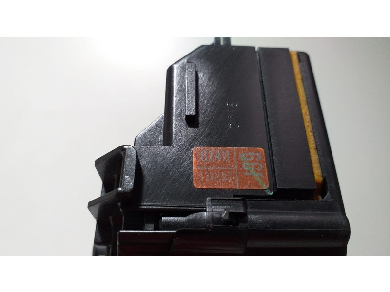 Recambio de mando limpia para toyota auris hybrid active referencia OEM IAM 17F582 67188 