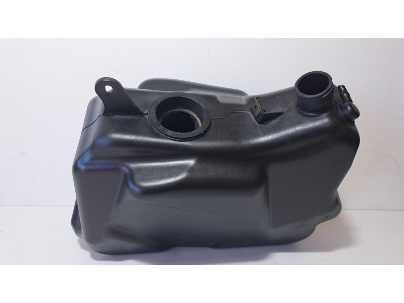 Recambio de deposito combustible para piaggio (vespa) x9 x9 125 evolution referencia OEM IAM 6P9813 76776 