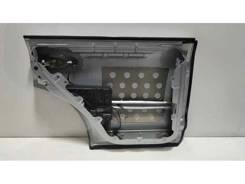 Recambio de puerta trasera izquierda para volkswagen touareg (7la) tdi v10 referencia OEM IAM 7L0833055M 81331 