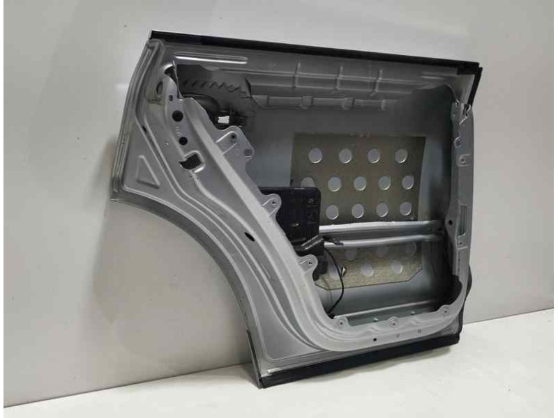 Recambio de puerta trasera izquierda para volkswagen touareg (7la) tdi v10 referencia OEM IAM 7L0833055M 81331 