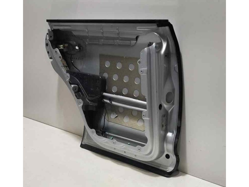 Recambio de puerta trasera izquierda para volkswagen touareg (7la) tdi v10 referencia OEM IAM 7L0833055M 81331 