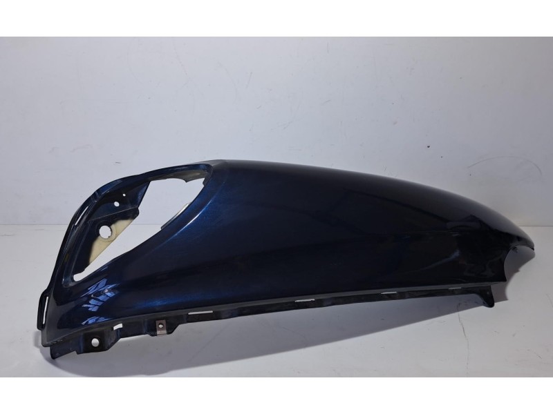 Recambio de molduras traseras para piaggio (vespa) x9 x9 125 evolution referencia OEM IAM M239M 76780 